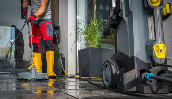 Commercial Pressure Cleaning in Reno