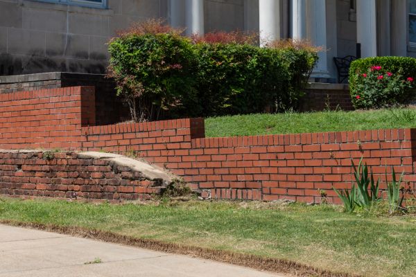 Retaining Wall Cleaning in Reno